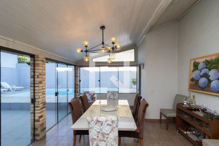 Casa à venda com 245m², 4 quartos e 2 vagas Casa à venda com 245m², 4 quartos e 2 vagasSala/Cozinha