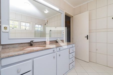 Casa à venda com 245m², 4 quartos e 2 vagas Casa à venda com 245m², 4 quartos e 2 vagasBanheiro da Suíte 2