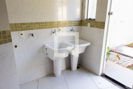 Casa à venda com 259m², 3 quartos e 4 vagas Casa à venda com 259m², 3 quartos e 4 vagasÁrea de Serviço