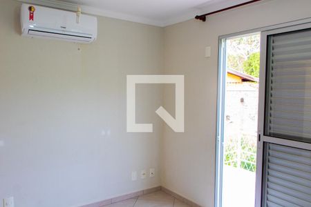 Casa à venda com 259m², 3 quartos e 4 vagas Casa à venda com 259m², 3 quartos e 4 vagasQuarto