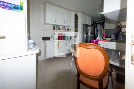 Apartamento à venda com 120m², 3 quartos e 2 vagas Apartamento à venda com 120m², 3 quartos e 2 vagasCozinha