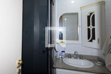 Apartamento à venda com 120m², 3 quartos e 2 vagas Apartamento à venda com 120m², 3 quartos e 2 vagasBanheiro da Suíte 1