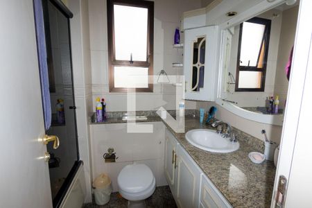 Apartamento à venda com 120m², 3 quartos e 2 vagas Apartamento à venda com 120m², 3 quartos e 2 vagasBanheiro da Suíte 2