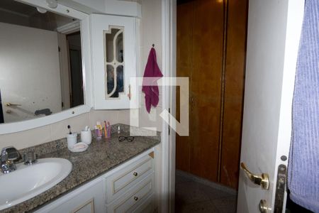 Apartamento à venda com 120m², 3 quartos e 2 vagas Apartamento à venda com 120m², 3 quartos e 2 vagasBanheiro da Suíte 2