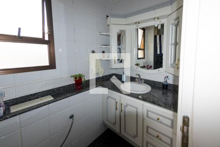 Apartamento à venda com 120m², 3 quartos e 2 vagas Apartamento à venda com 120m², 3 quartos e 2 vagasBanheiro da Suíte 3