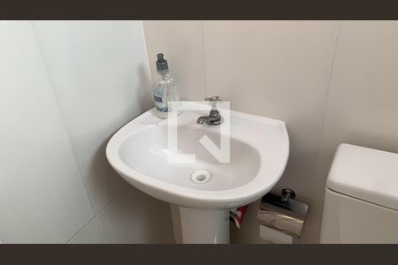 Casa de condomínio para alugar com 71m², 3 quartos e 1 vaga Casa de condomínio para alugar com 71m², 3 quartos e 1 vagaBanheiro