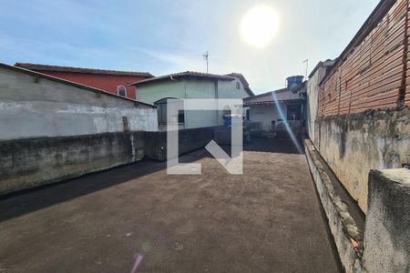 Casa à venda com 125m², 4 quartos e 2 vagas Casa à venda com 125m², 4 quartos e 2 vagasQuintal
