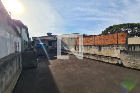 Casa à venda com 125m², 4 quartos e 2 vagas Casa à venda com 125m², 4 quartos e 2 vagasQuintal