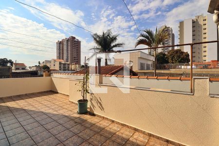 Casa à venda com 182m², 3 quartos e 2 vagasTerraço