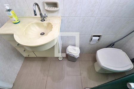 Casa à venda com 182m², 3 quartos e 2 vagasBanheiro 2