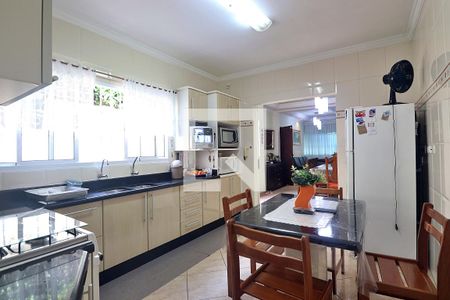 Casa à venda com 182m², 3 quartos e 2 vagasCozinha