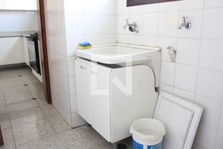 Apartamento à venda com 156m², 2 quartos e 2 vagasLavanderia