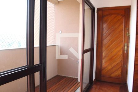 Apartamento à venda com 156m², 2 quartos e 2 vagasVaranda