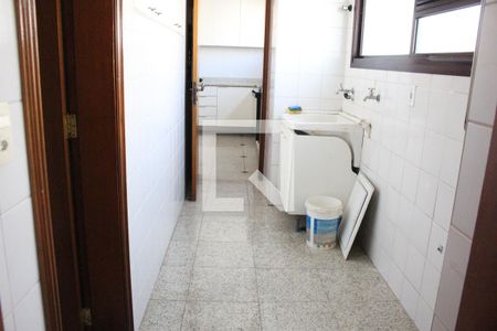 Apartamento à venda com 156m², 2 quartos e 2 vagasLavanderia