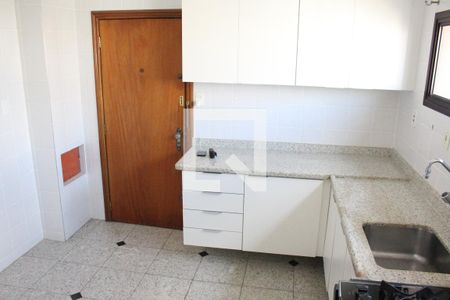 Apartamento à venda com 156m², 2 quartos e 2 vagasCozinha