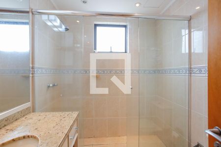 Apartamento à venda com 80m², 2 quartos e 2 vagas Apartamento à venda com 80m², 2 quartos e 2 vagasBanheiro da Suíte