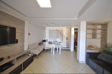 Casa à venda com 240m², 3 quartos e 2 vagasSala de Jogos