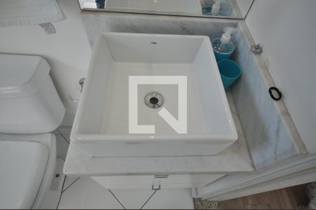 Casa à venda com 240m², 3 quartos e 2 vagasBanheiro Social