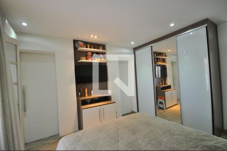 Casa à venda com 240m², 3 quartos e 2 vagasSuíte 1