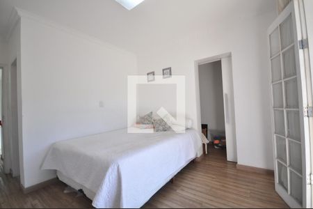 Casa à venda com 240m², 3 quartos e 2 vagasSuíte 2