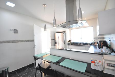 Casa à venda com 240m², 3 quartos e 2 vagasCozinha