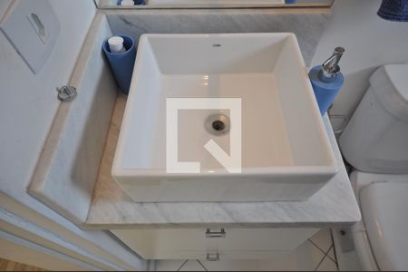 Casa à venda com 240m², 3 quartos e 2 vagasBanheiro da Suíte 2