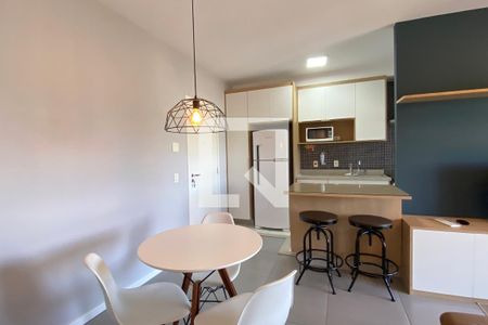 Sala de apartamento para alugar com 1 quarto, 50m² em Empresarial 18 do Forte, Barueri