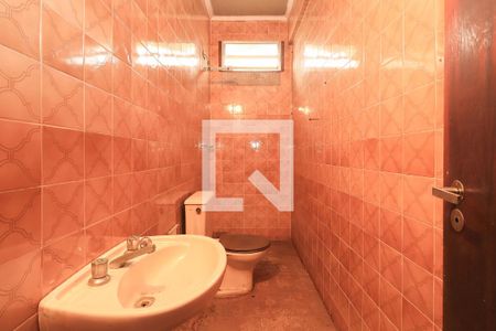 Casa à venda com 460m², 3 quartos e 6 vagas Casa à venda com 460m², 3 quartos e 6 vagasBanheiro