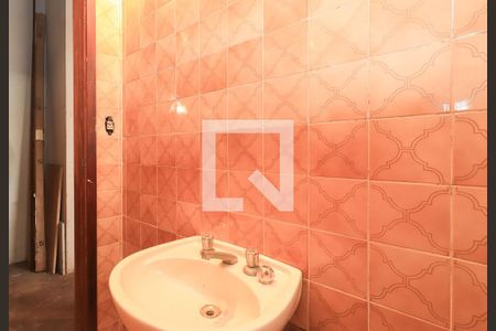 Casa à venda com 460m², 3 quartos e 6 vagas Casa à venda com 460m², 3 quartos e 6 vagasBanheiro