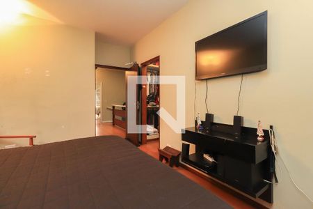 Casa à venda com 460m², 3 quartos e 6 vagas Casa à venda com 460m², 3 quartos e 6 vagasSuíte 1