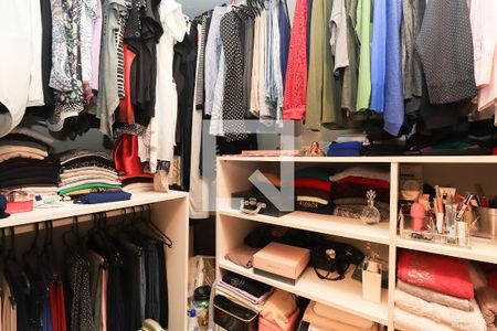 Casa à venda com 460m², 3 quartos e 6 vagas Casa à venda com 460m², 3 quartos e 6 vagasCloset da suíte 1