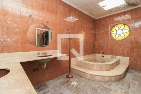 Casa à venda com 460m², 3 quartos e 6 vagas Casa à venda com 460m², 3 quartos e 6 vagasBanheiro da Suíte 2