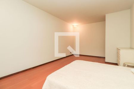 Casa à venda com 460m², 3 quartos e 6 vagas Casa à venda com 460m², 3 quartos e 6 vagasSuíte 3