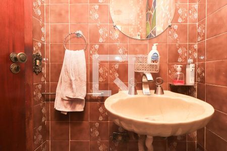 Casa à venda com 460m², 3 quartos e 6 vagas Casa à venda com 460m², 3 quartos e 6 vagasLavabo