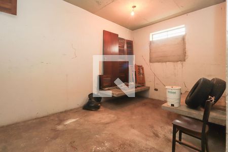 Casa à venda com 460m², 3 quartos e 6 vagas Casa à venda com 460m², 3 quartos e 6 vagasPorão