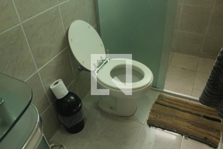 Casa à venda com 140m², 3 quartos e 3 vagasBanheiro da Suíte