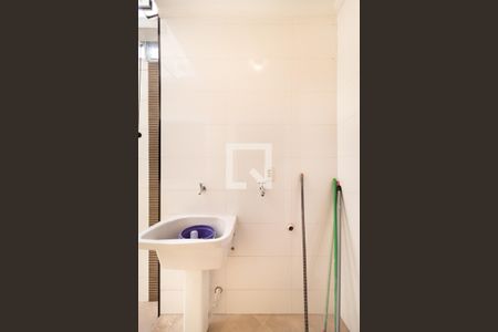 Casa à venda com 250m², 3 quartos e 2 vagas Casa à venda com 250m², 3 quartos e 2 vagasÁrea de Serviço