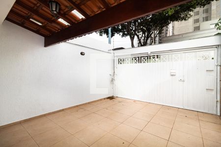 Casa à venda com 250m², 3 quartos e 2 vagas Casa à venda com 250m², 3 quartos e 2 vagasGaragem