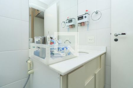 Apartamento à venda com 143m², 3 quartos e 2 vagas Apartamento à venda com 143m², 3 quartos e 2 vagasBanheiro da Suíte 1