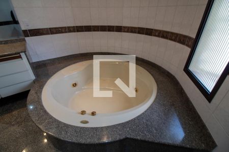 Apartamento para alugar com 367m², 4 quartos e 4 vagasBanheiro da Suíte 1