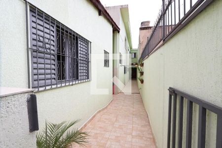Casa à venda com 210m², 4 quartos e 3 vagas Casa à venda com 210m², 4 quartos e 3 vagasCorredor