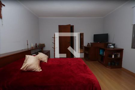 Casa à venda com 210m², 4 quartos e 3 vagas Casa à venda com 210m², 4 quartos e 3 vagasSuíte master