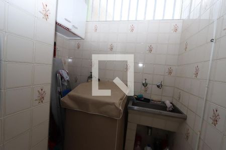 Casa à venda com 210m², 4 quartos e 3 vagas Casa à venda com 210m², 4 quartos e 3 vagasÁrea de Serviço