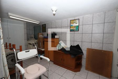 Casa à venda com 210m², 4 quartos e 3 vagas Casa à venda com 210m², 4 quartos e 3 vagasCasa de baixo