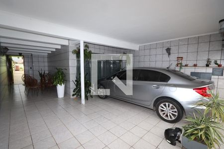 Casa à venda com 210m², 4 quartos e 3 vagas Casa à venda com 210m², 4 quartos e 3 vagasGaragem