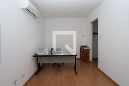 Casa à venda com 210m², 4 quartos e 3 vagas Casa à venda com 210m², 4 quartos e 3 vagasQuarto 4