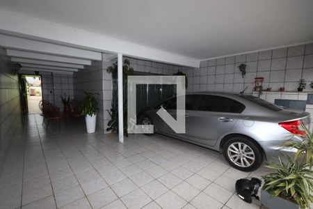 Casa à venda com 210m², 4 quartos e 3 vagas Casa à venda com 210m², 4 quartos e 3 vagasGaragem
