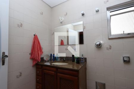 Casa à venda com 210m², 4 quartos e 3 vagas Casa à venda com 210m², 4 quartos e 3 vagasBanheiro da Suíte master