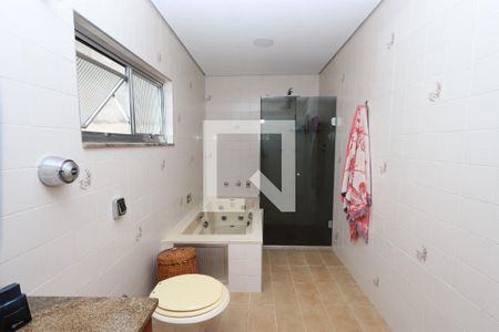 Casa à venda com 210m², 4 quartos e 3 vagas Casa à venda com 210m², 4 quartos e 3 vagasBanheiro da Suíte master