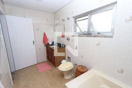 Casa à venda com 210m², 4 quartos e 3 vagas Casa à venda com 210m², 4 quartos e 3 vagasBanheiro da Suíte master